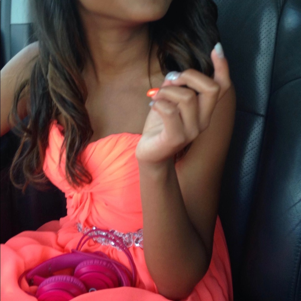 Prom dresss - Picture 3 of 6